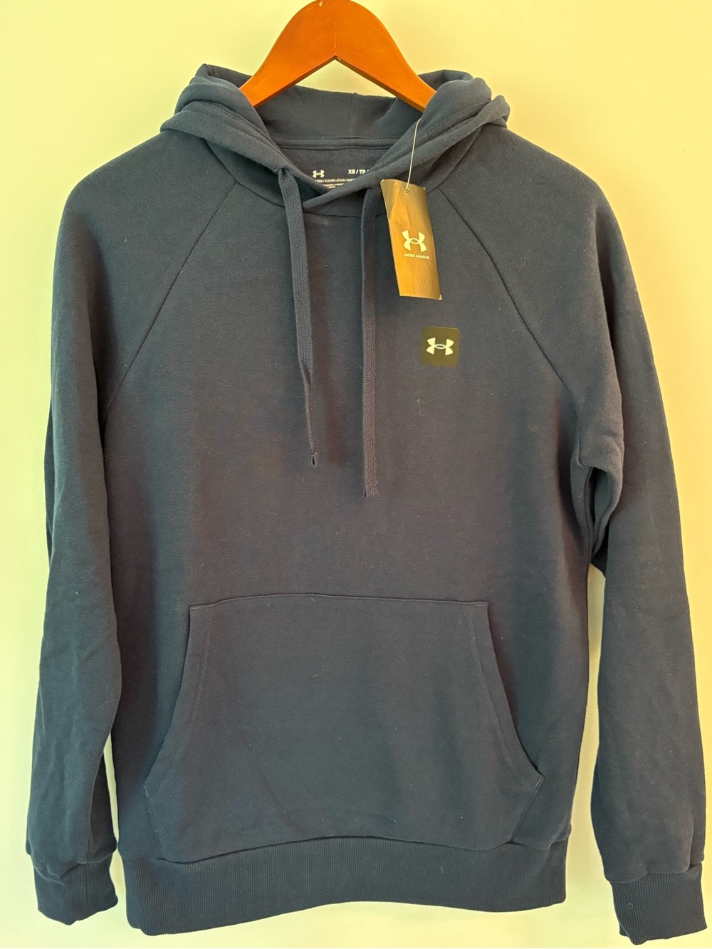 Under Armour Men’s Navy Hooded Sweatshirt NWT